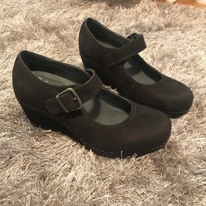 Dansko Sandra nubuck NWT